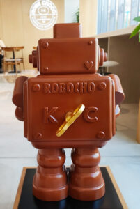 ROBOCHO立体看板背面図