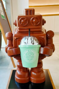ROBOCHO立体看板正面図