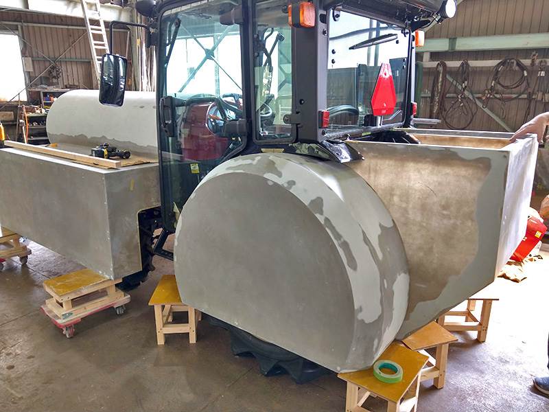 トラクターを機関車に改造中2