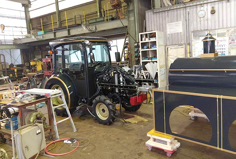 トラクターを機関車に改造中3