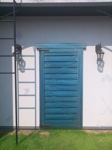 青い飾り扉エイジング塗装