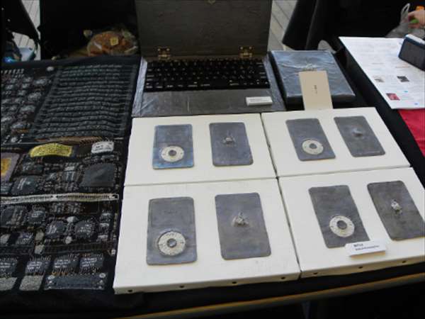 メイカーズフェア2012にて基盤の刺繍3