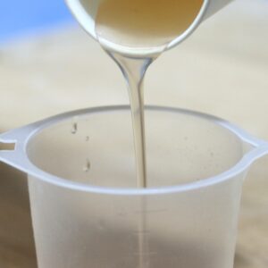 FRP造形で使用するGFRPの材料「ポリエステル樹脂」