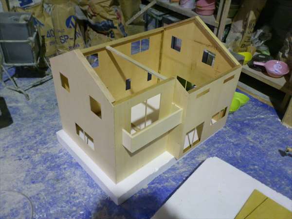 製作中1住宅模型30分の1