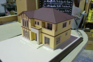 製作中3住宅模型30分の1